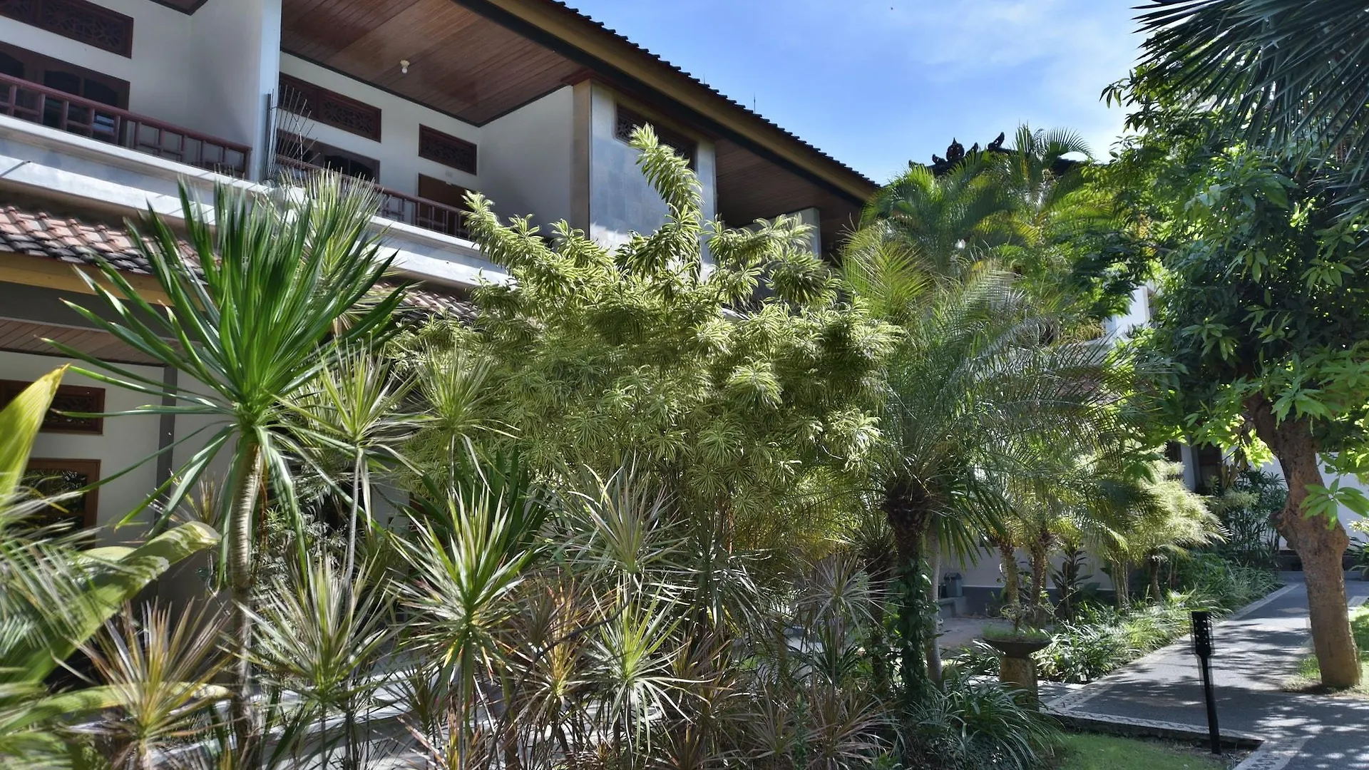 Sandat Hotel Legian Indonesia