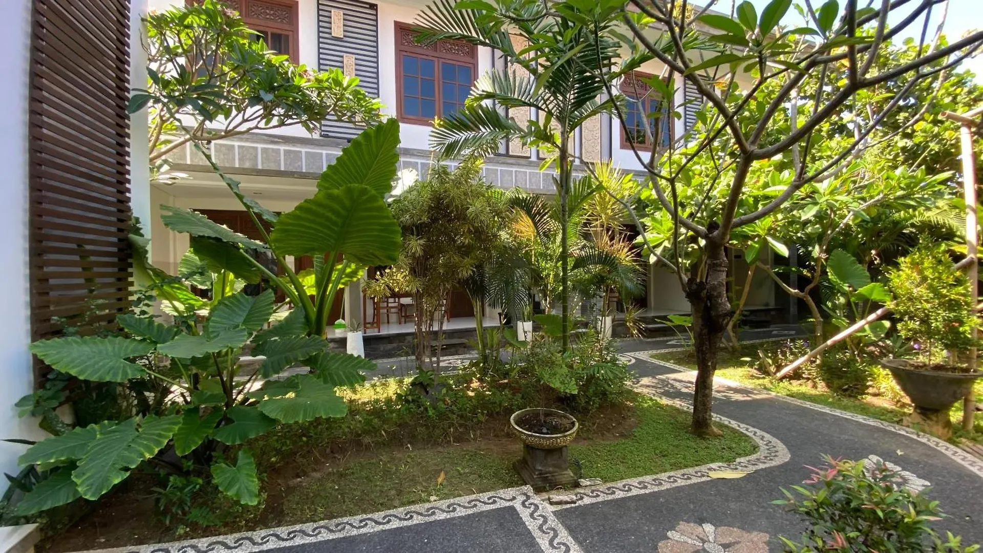 Sandat Hotel Legian