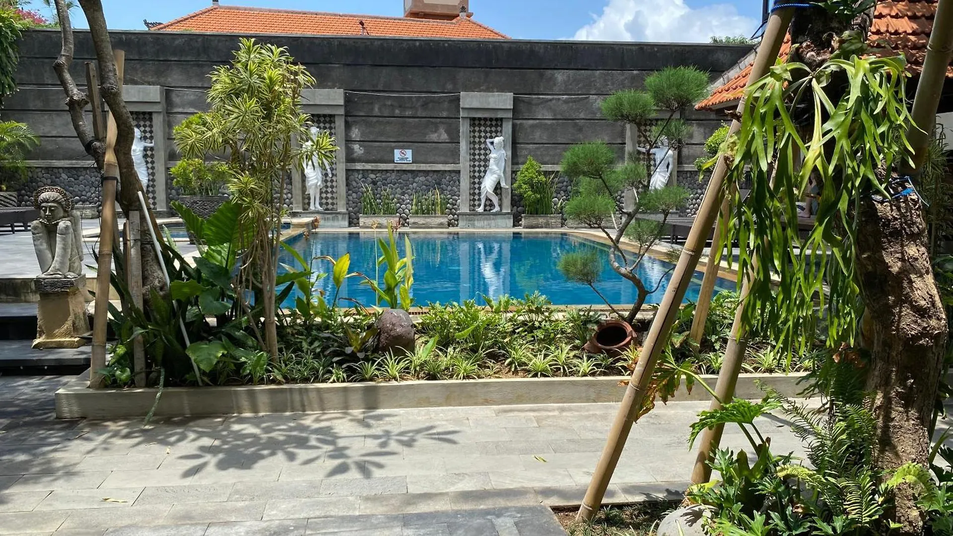 Sandat Hotel Legian