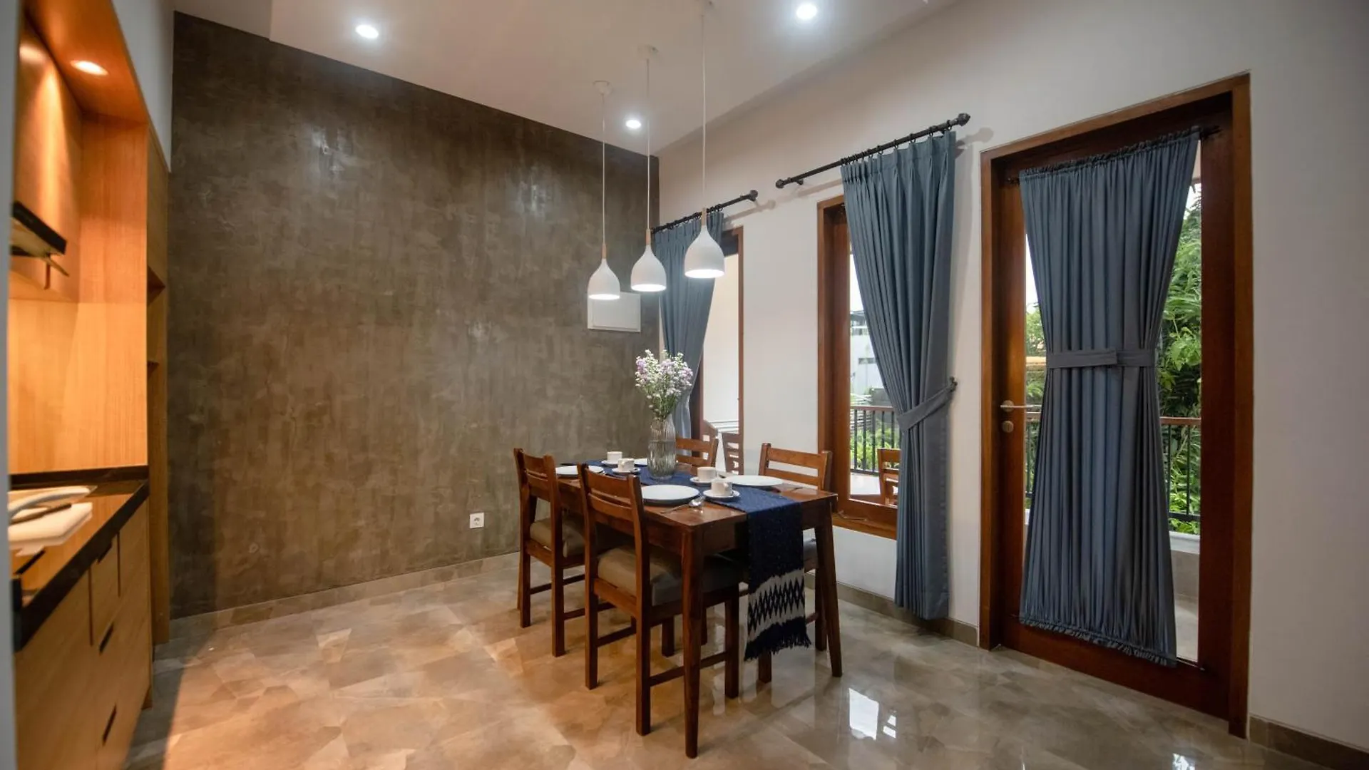 Sandat Hotel Legian
