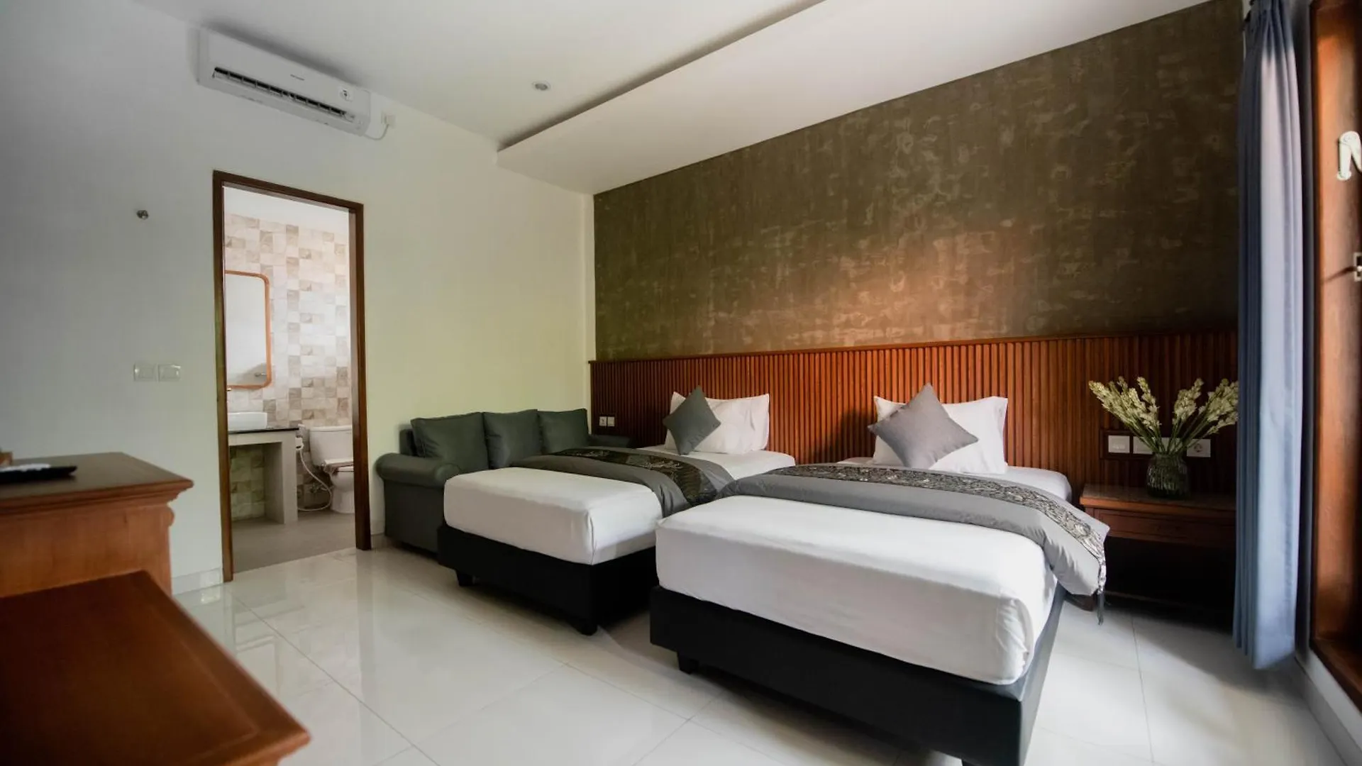 Sandat Hotel Legian 3*, Legian (Bali)