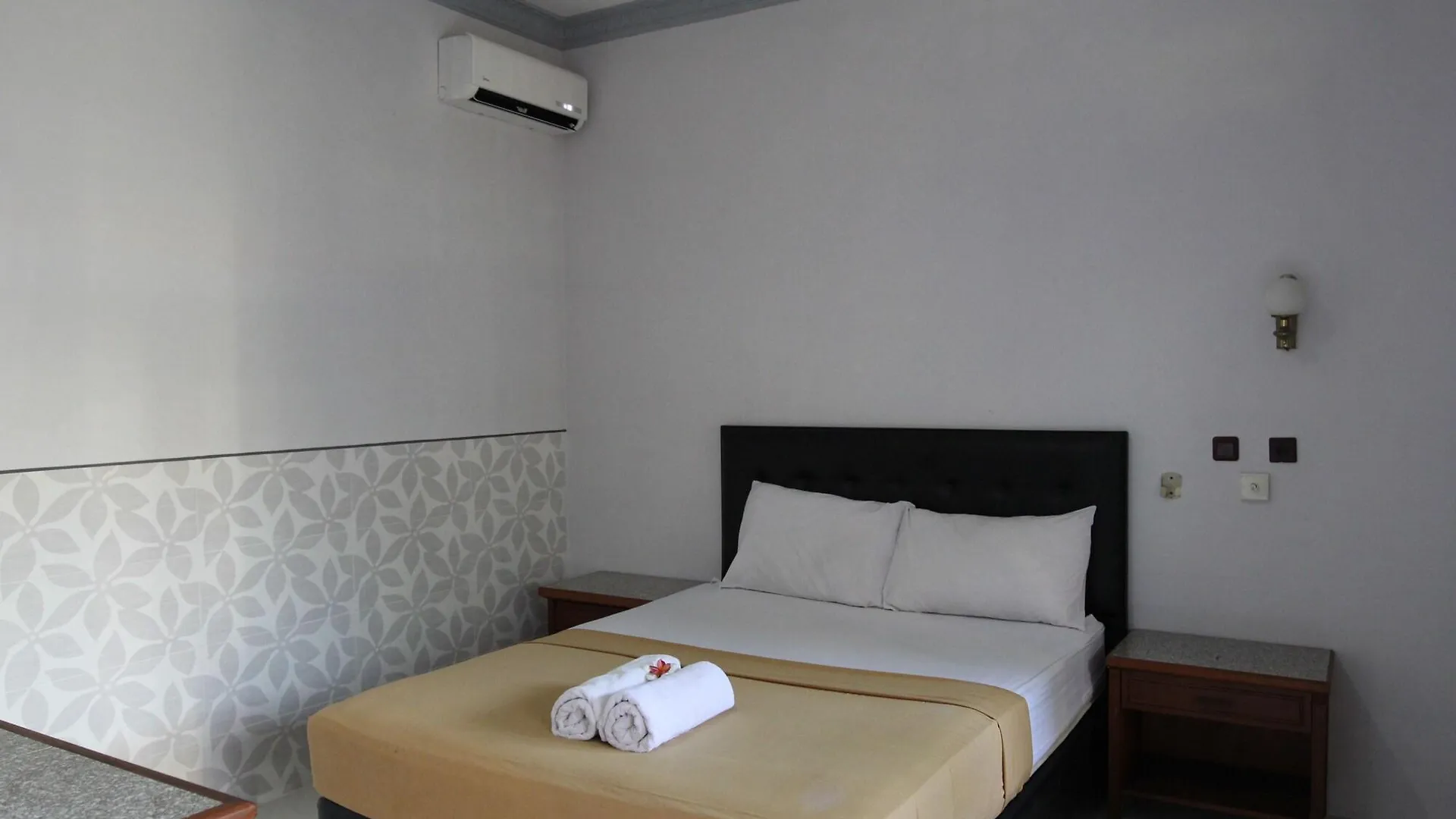 Sandat Hotel Legian